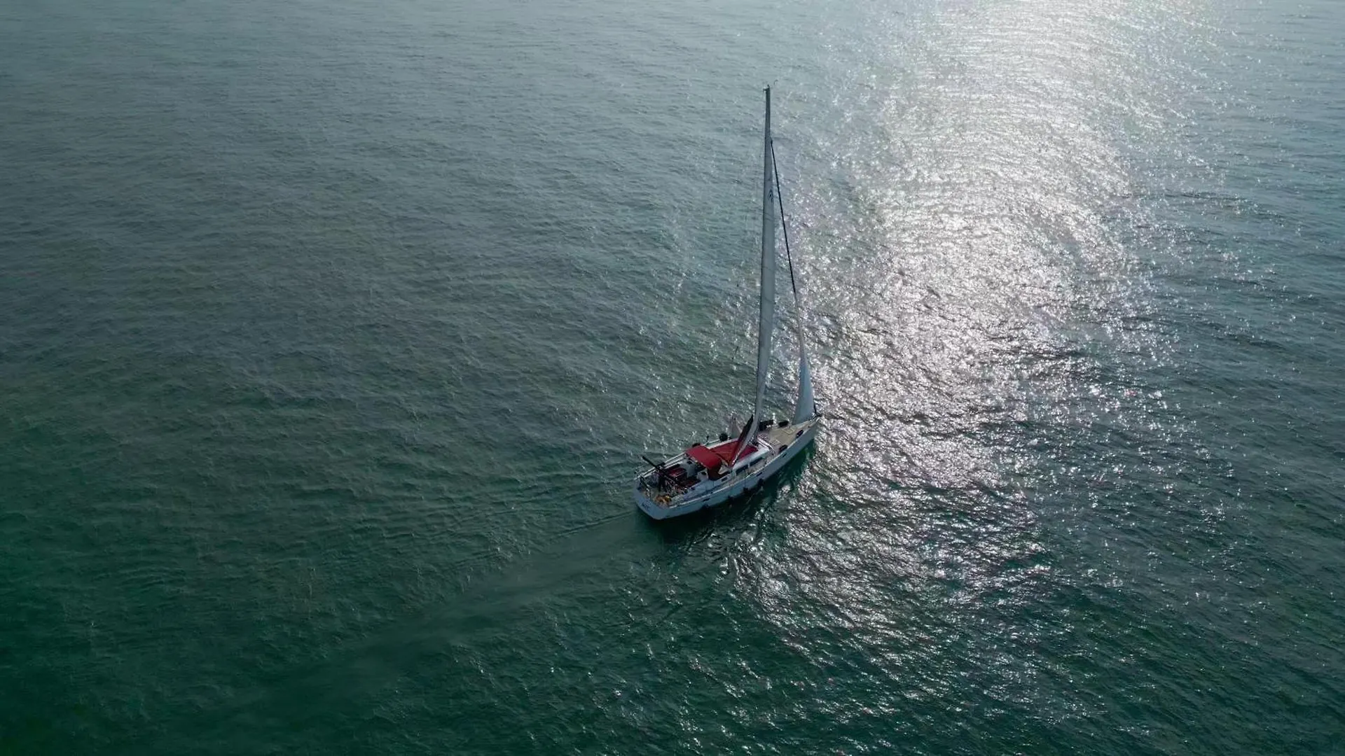 Hop Aboard! Sailing Excursion Included In Венеция Ботель