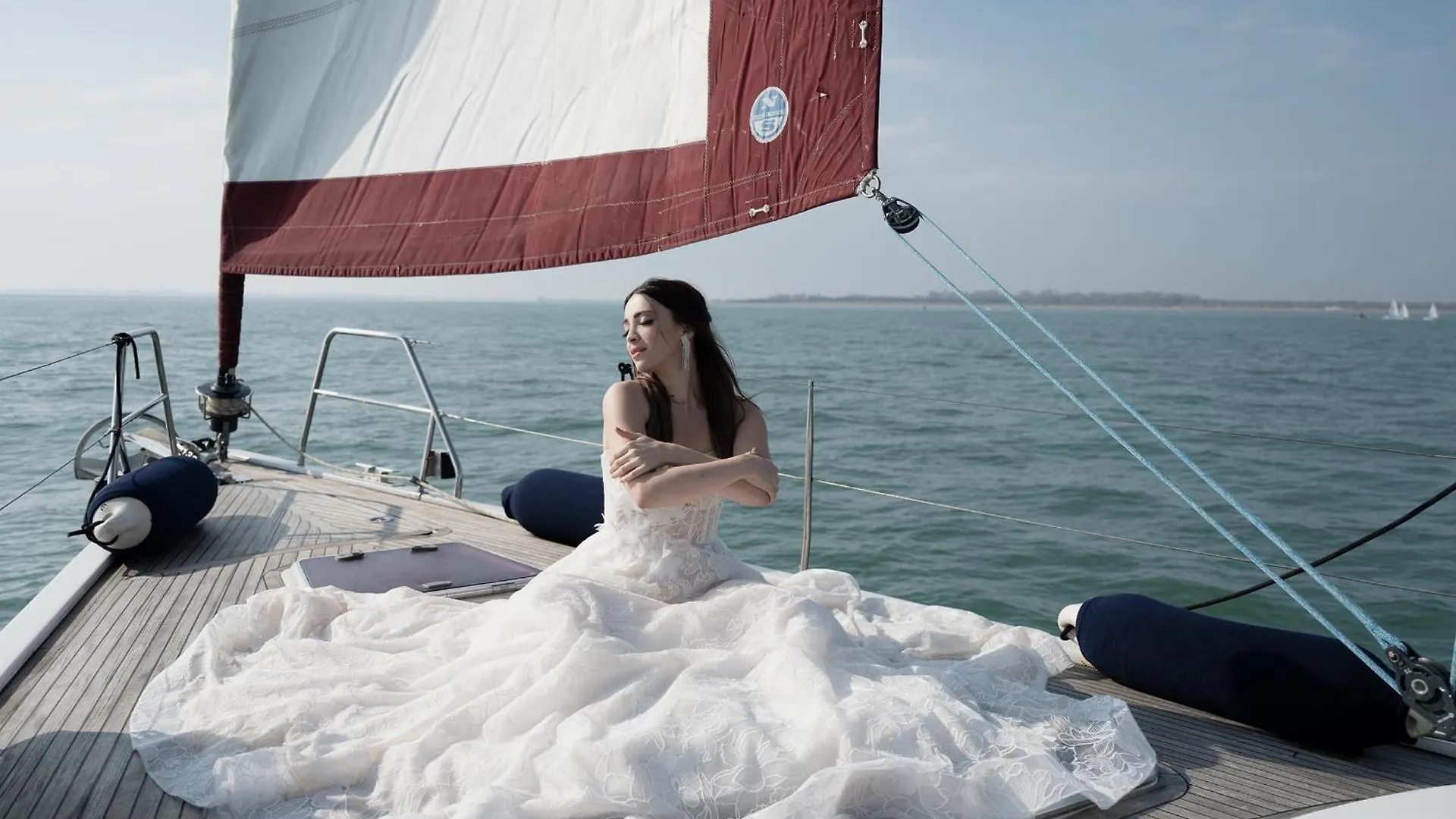 Hop Aboard! Sailing Excursion Included In Benátky