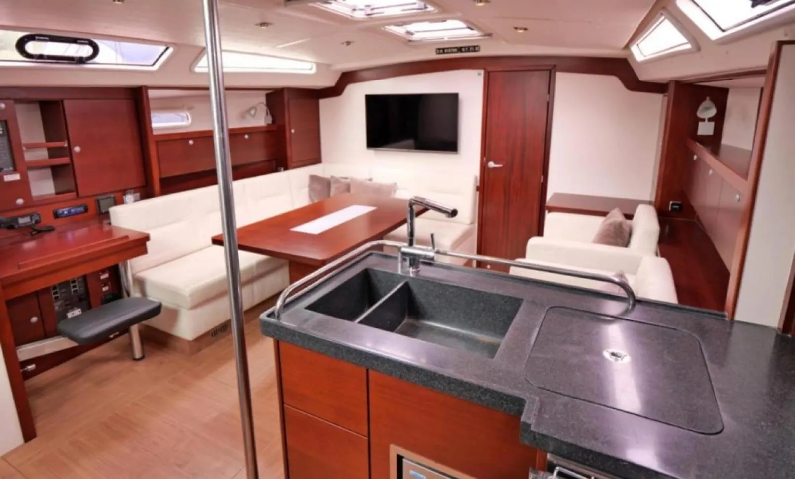 Hop Aboard! Sailing Excursion Included In Venice Botel
