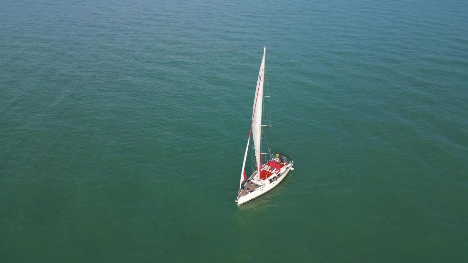 Hop Aboard! Sailing Excursion Included In Venice 0*,